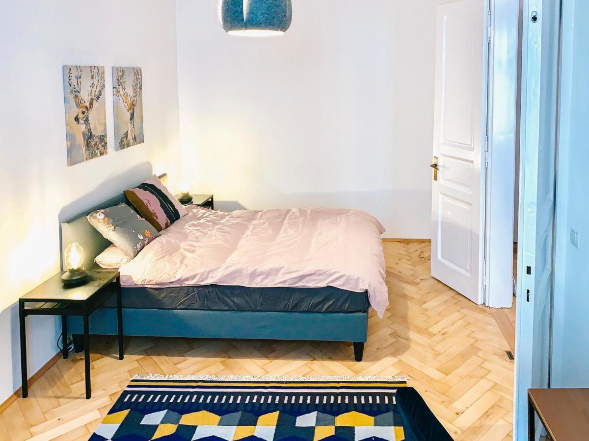 Contemporary City Apartment - By Nahuen Suites Štýrský Hradec Exteriér fotografie